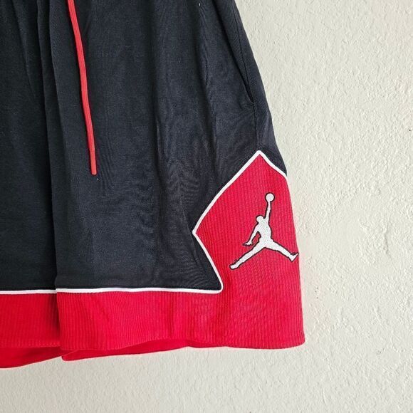 Air Jordan 1 3 4 Diamond Shorts Bred Bulls Women's M Black Red DZ3352-010 New - Picture 4 of 13